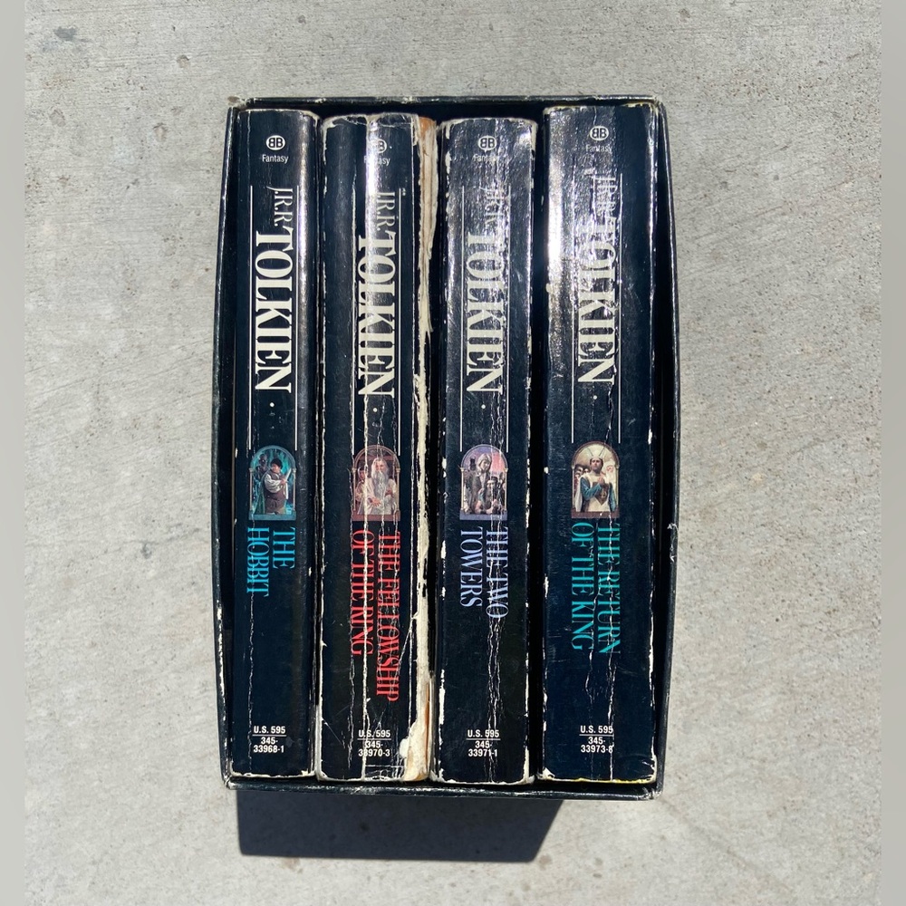 Vintage J.R.R. Tolkien Book Set - The Hobbit & The Lord of the Rings - Picture 10 of 13